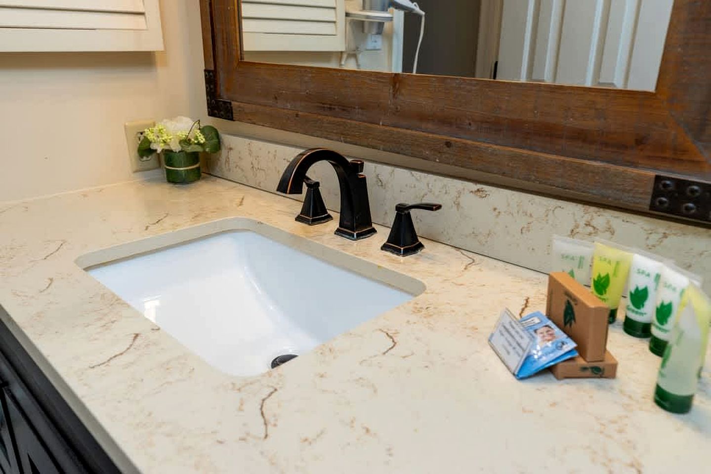 Charming Resort Retreat with Golf Course Views Near Wintergreen Resort, VA