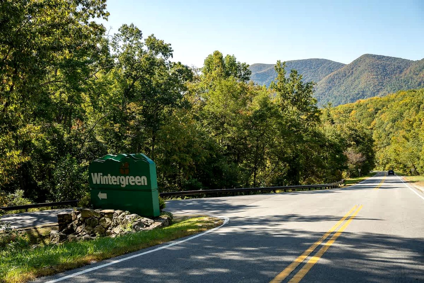 Charming Resort Retreat with Golf Course Views Near Wintergreen Resort, VA