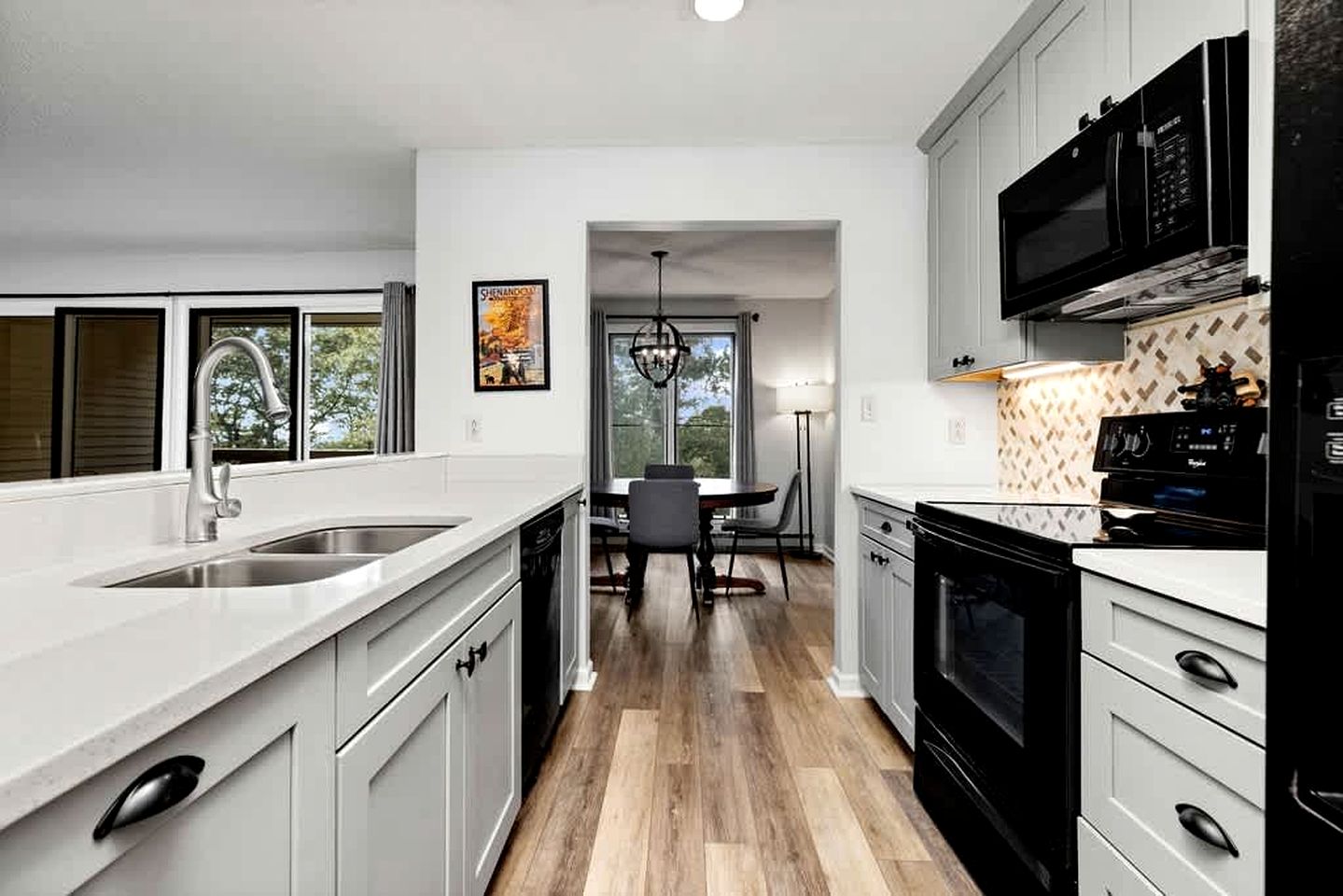 Charming Resort Retreat with Golf Course Views Near Wintergreen Resort, VA