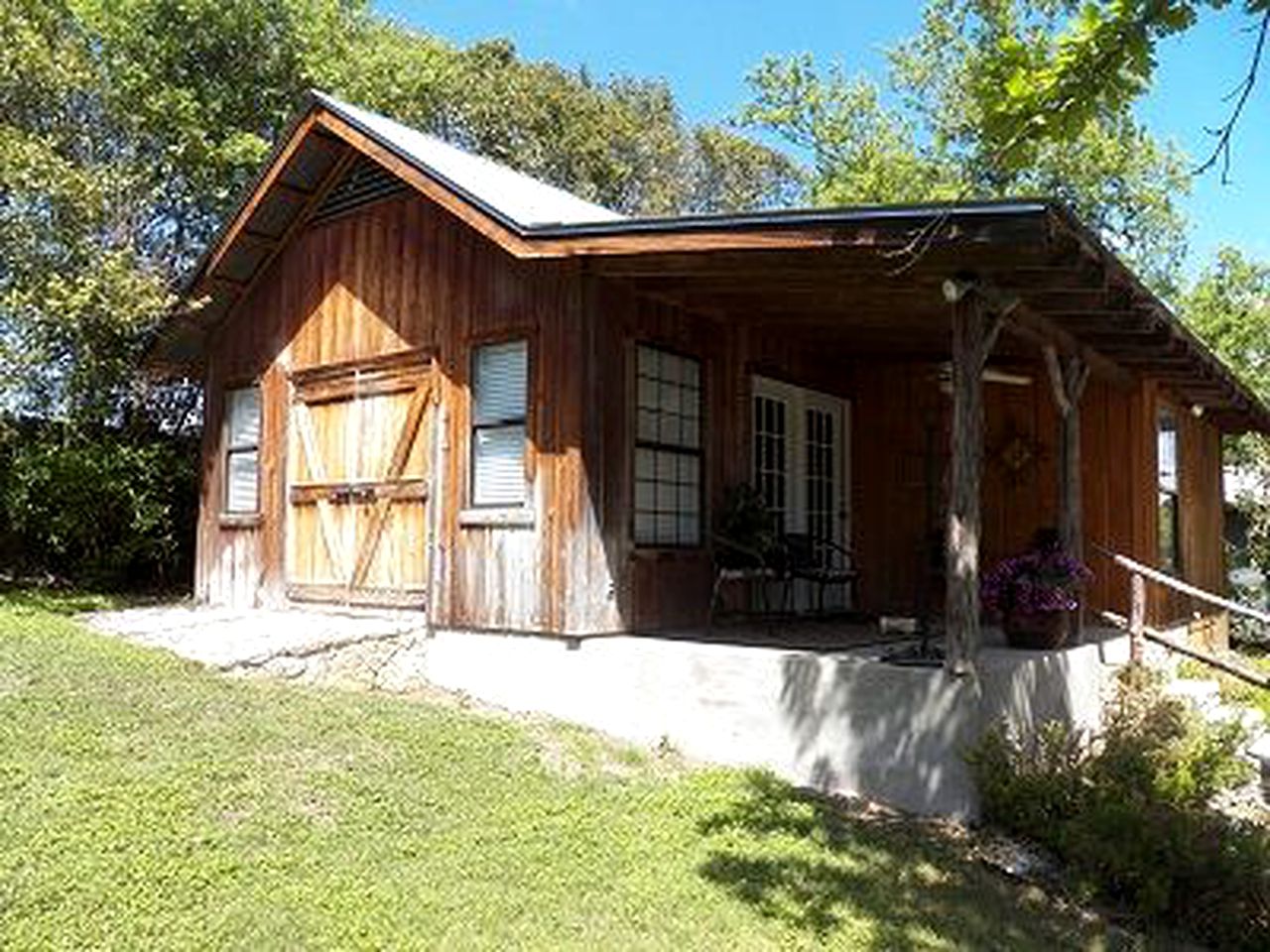 Cozy Cabin near the Gaudalupe River in Old Ingram Loop, Texas