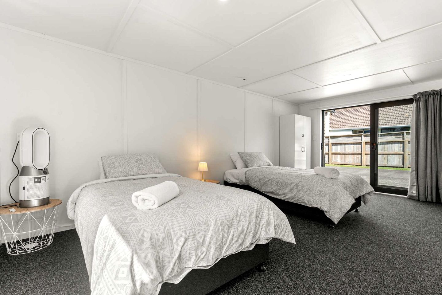 Charming Papamoa Beach Holiday Home with Outdoor Deck, Near Sandy Shores, Papamoa, New Zealand