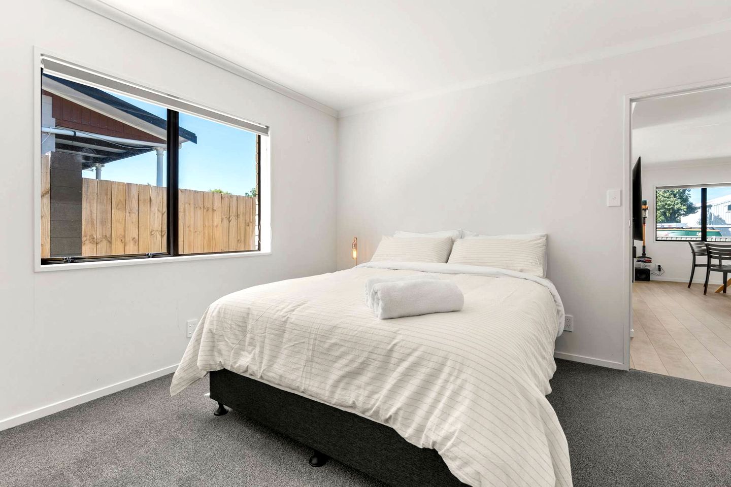 Charming Papamoa Beach Holiday Home with Outdoor Deck, Near Sandy Shores, Papamoa, New Zealand