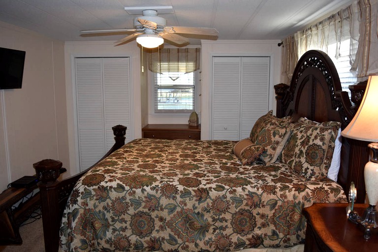 Withlacoochee River Cottage, Vacation Rentals, Dunnellon, United States