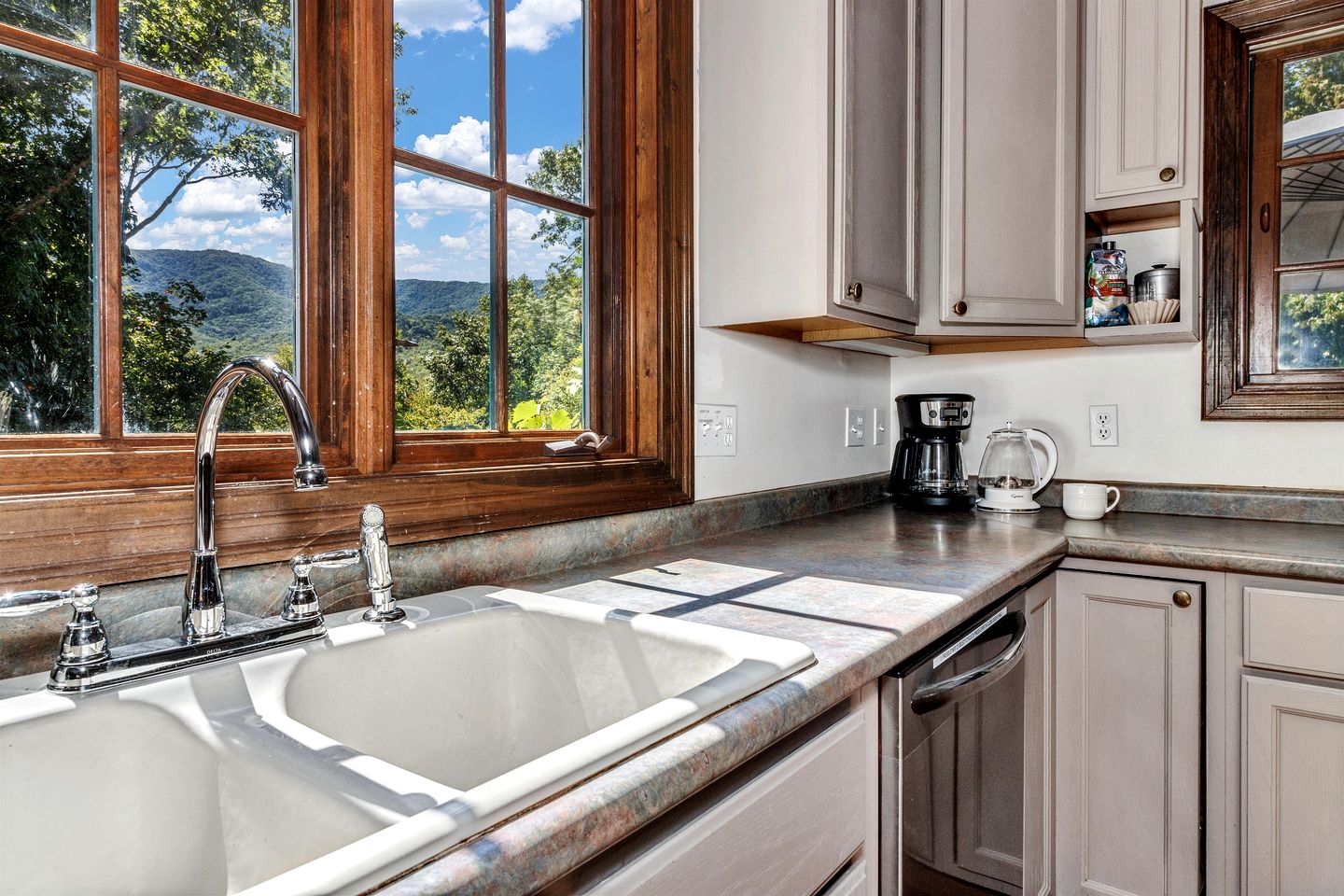 Charming Mountain Home with Expansive Deck Near Asheville in Black Mountain, North Carolina