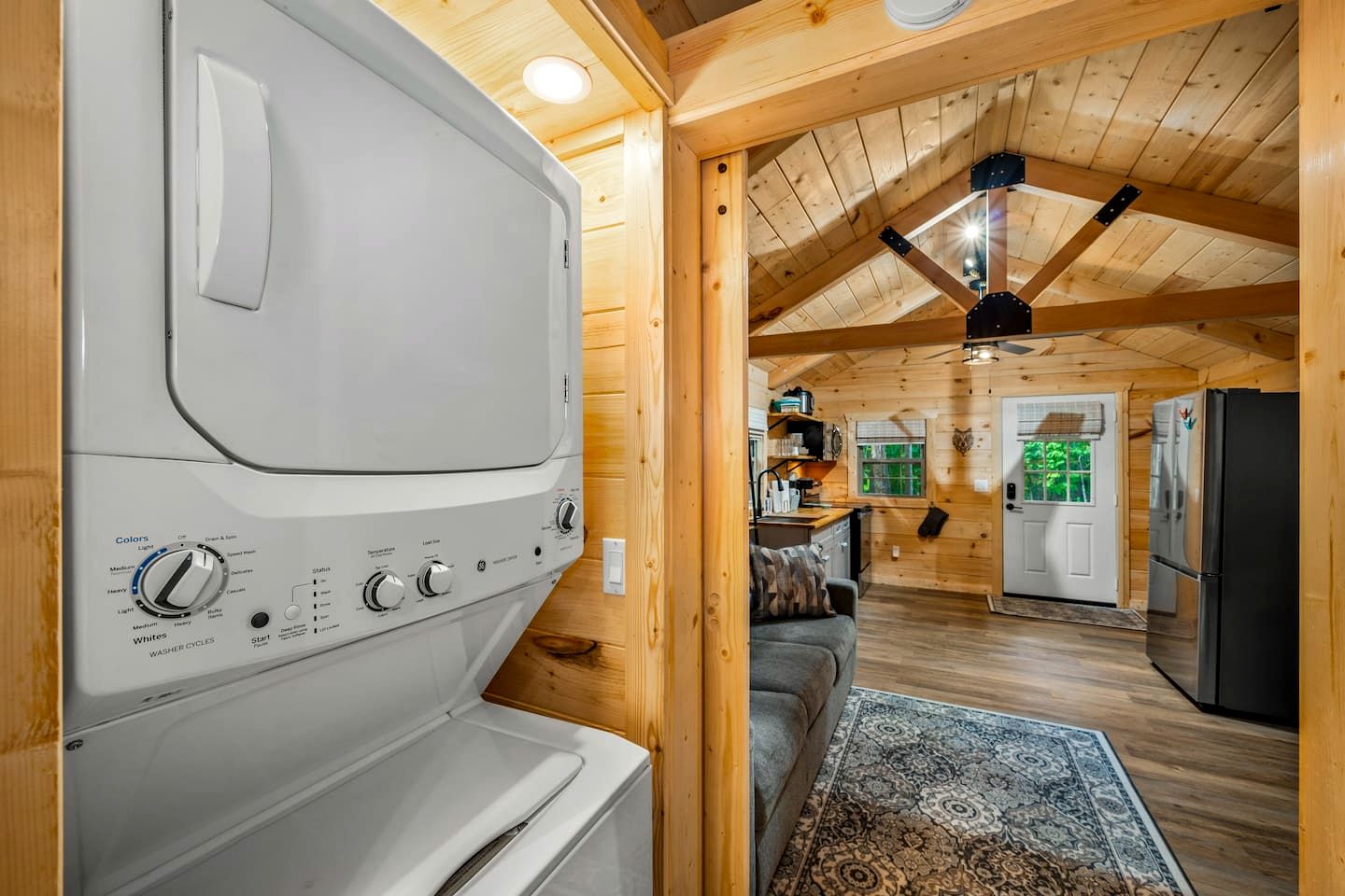 Peaceful Log Cabin Getaway with Hot Tub and Fire Pit in Mentone, Alabama