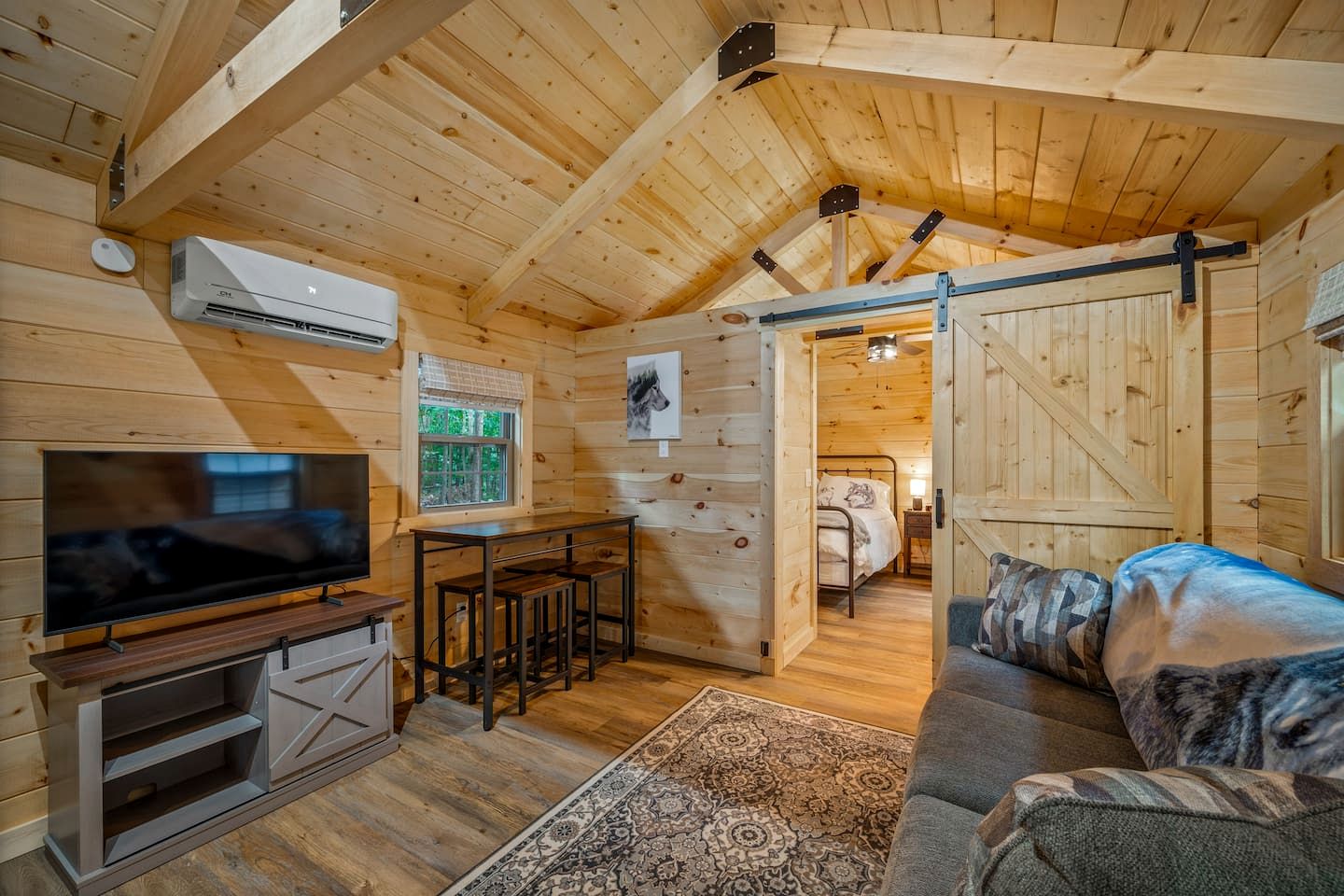 Peaceful Log Cabin Getaway with Hot Tub and Fire Pit in Mentone, Alabama