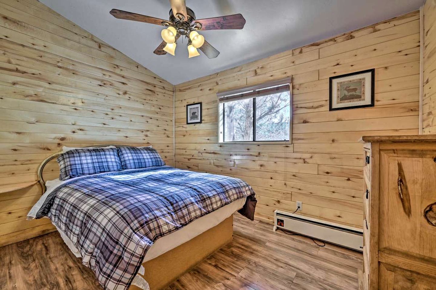 Beautiful Cabin with Hot Tub and BBQ for a Relaxing Retreat in Nature in Heber-Overgaard, Arizona