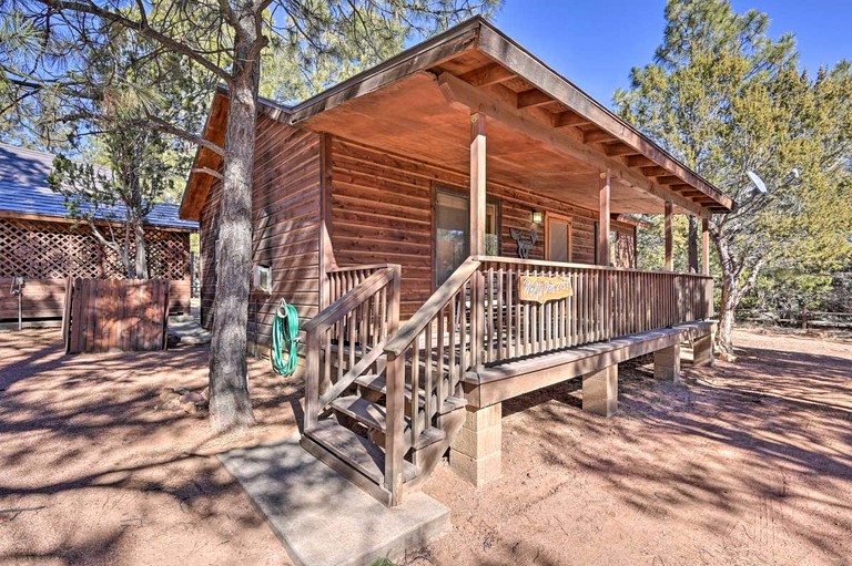 Beautiful Cabin with Hot Tub and BBQ for a Relaxing Retreat in Nature in Heber-Overgaard, Arizona