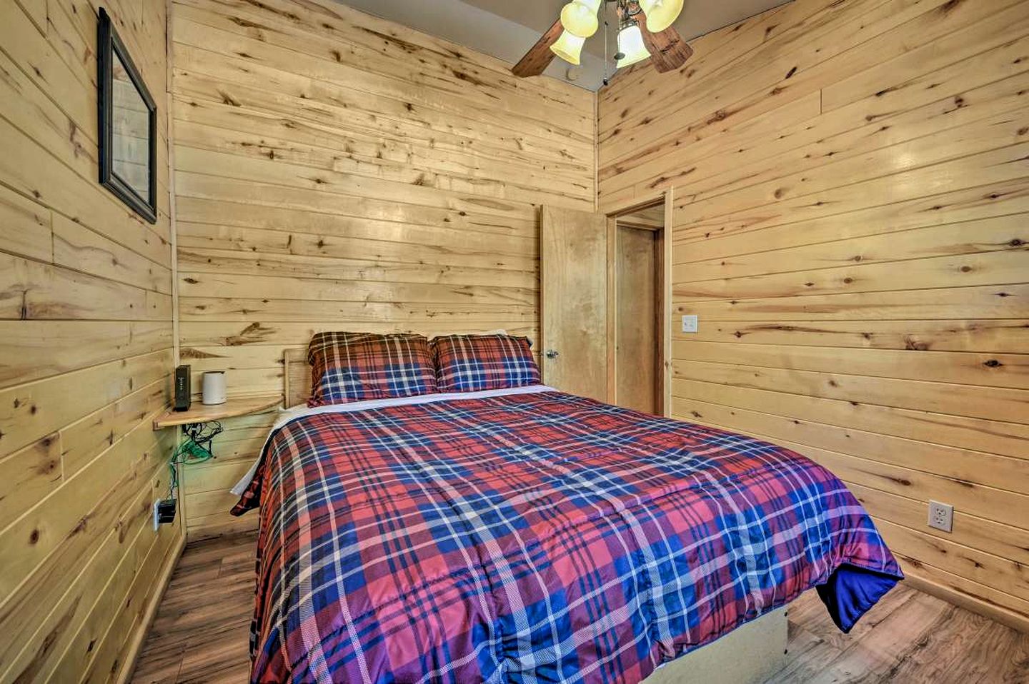 Beautiful Cabin with Hot Tub and BBQ for a Relaxing Retreat in Nature in Heber-Overgaard, Arizona