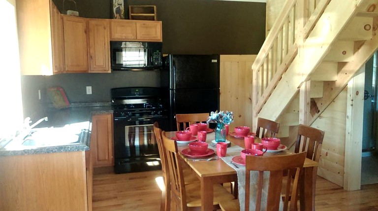 Cabins (Oneida, New York, United States)