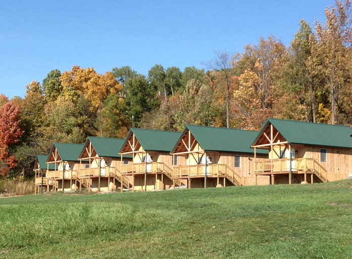 Cabins (Oneida, New York, United States)