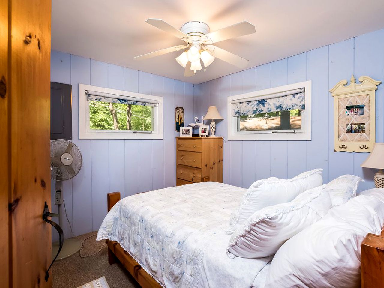 Wolfeboro Waterfront Cottage/Crescent and Wentwoth Lake, Cabins, Wolfeboro, United States of