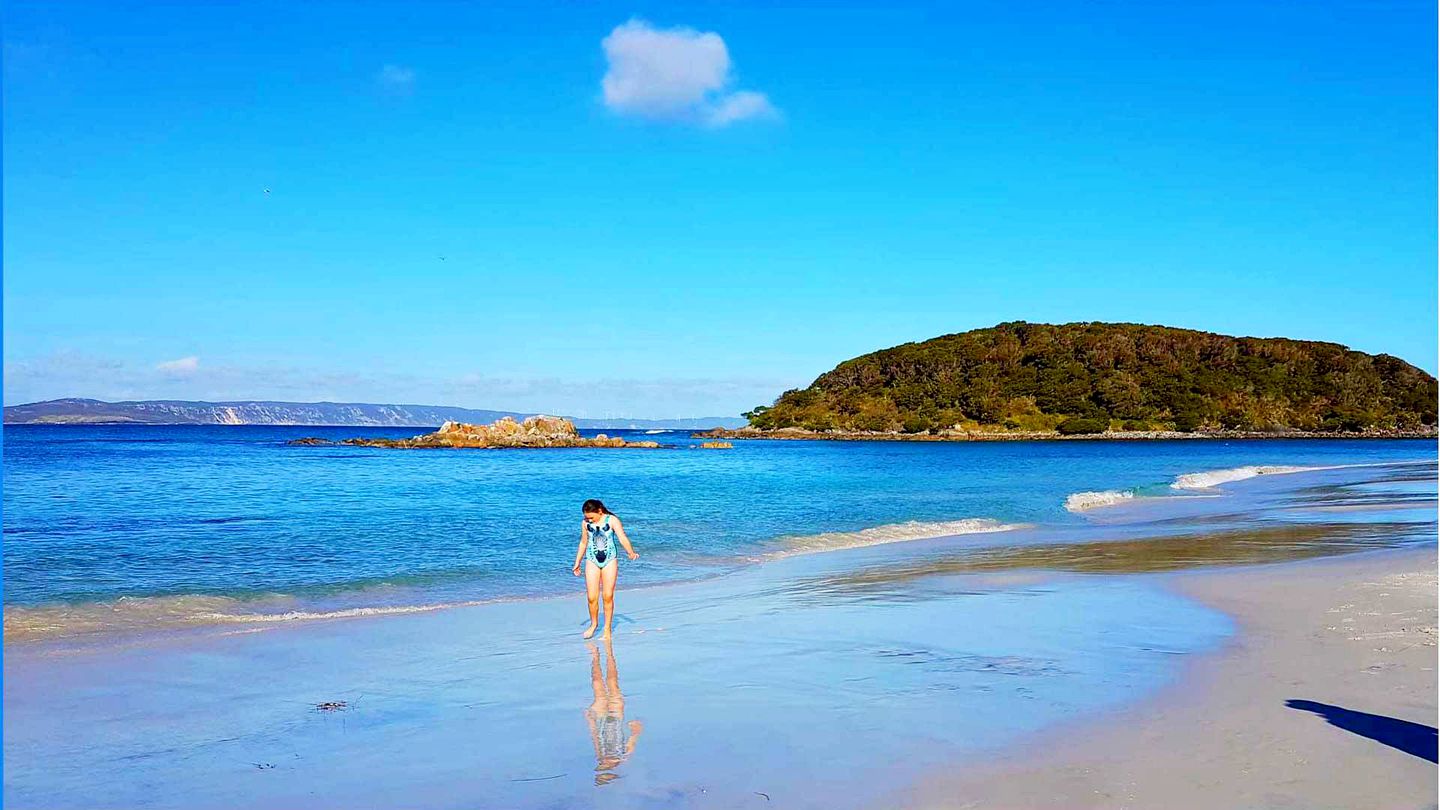 Sensational Vacation Rental with Spectacular Views in Youngs Siding, Australia