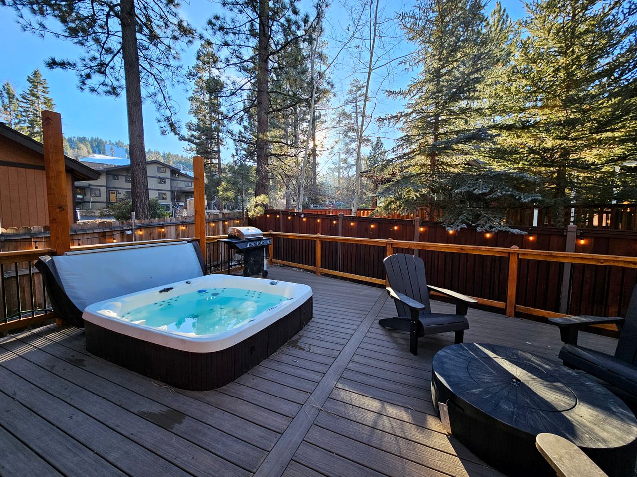 Mountain Bliss: Pet-Friendly Cabin Summit with Hot Tub in Big Bear Lake