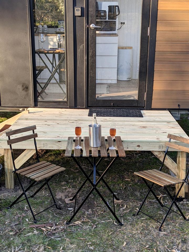 Vineyard Tiny Glamping in Victoria near Kara Kara National Park