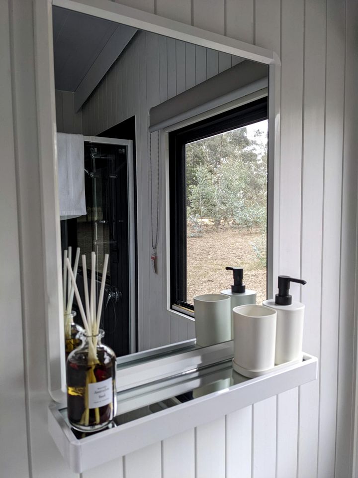 Vineyard Tiny Glamping in Victoria near Kara Kara National Park