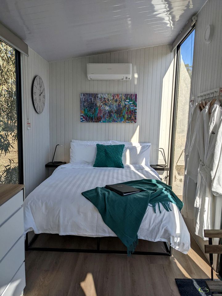 Vineyard Tiny Glamping in Victoria near Kara Kara National Park
