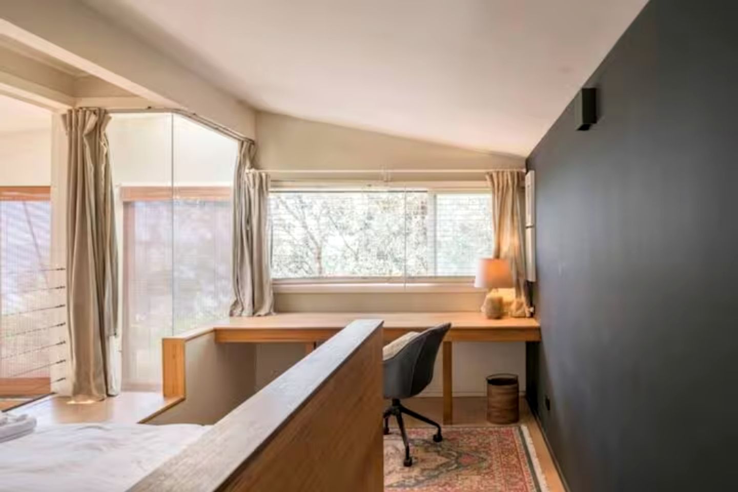 Wonderful Beach House with Fire Pit and Barbecue in Culburra Beach, New South Wales