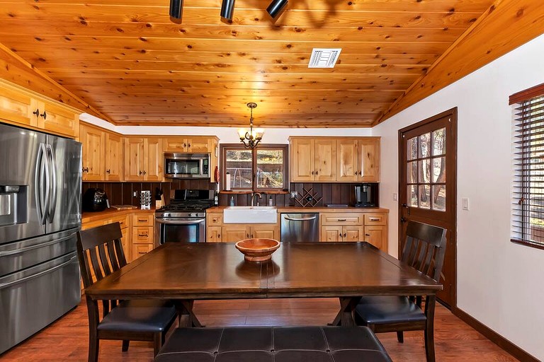 Cabins (United States of America, Big Bear Lake, California)