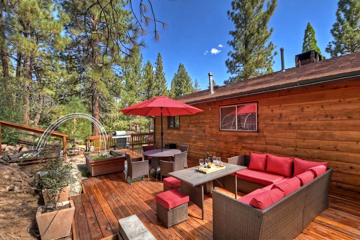 Wonderful Cabin with Amazing Outdoor Space Fantastic for Water Activities in Big Bear Lake, California