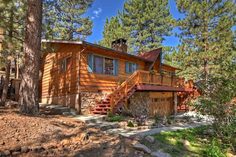 Cabins (United States of America, Big Bear Lake, California)