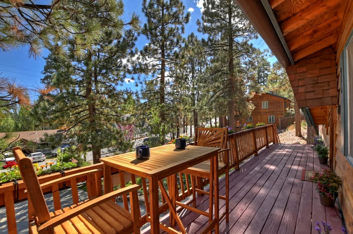 Wonderful Cabin with Amazing Outdoor Space Fantastic for Water Activities in Big Bear Lake, California