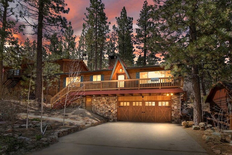 Cabins (United States of America, Big Bear Lake, California)