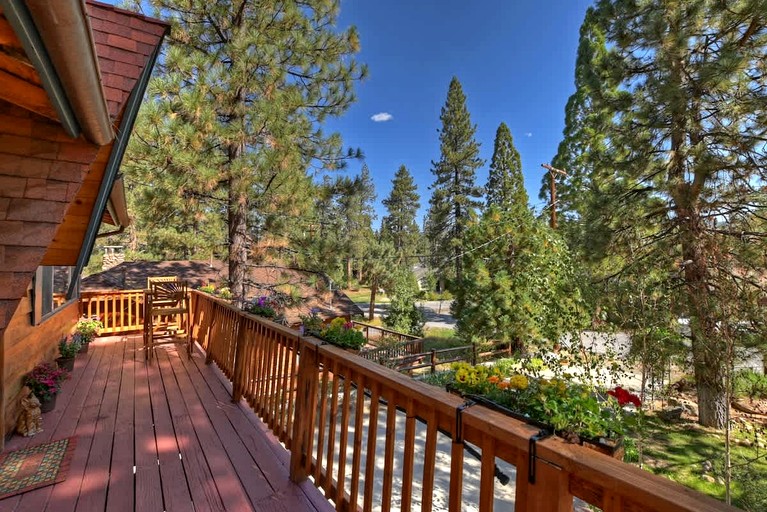 Cabins (United States of America, Big Bear Lake, California)