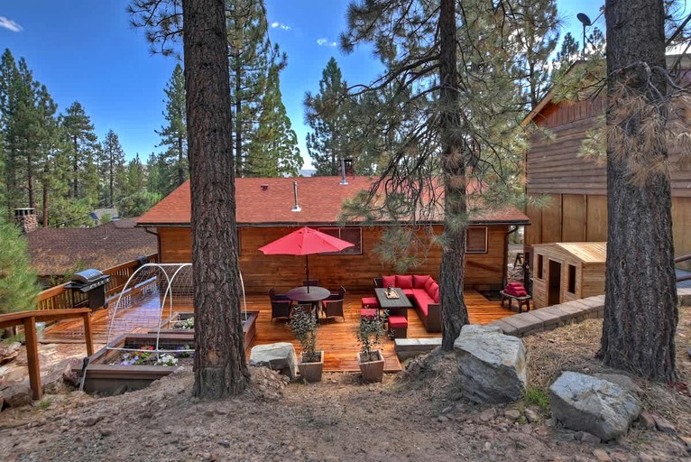 Cabins (United States of America, Big Bear Lake, California)