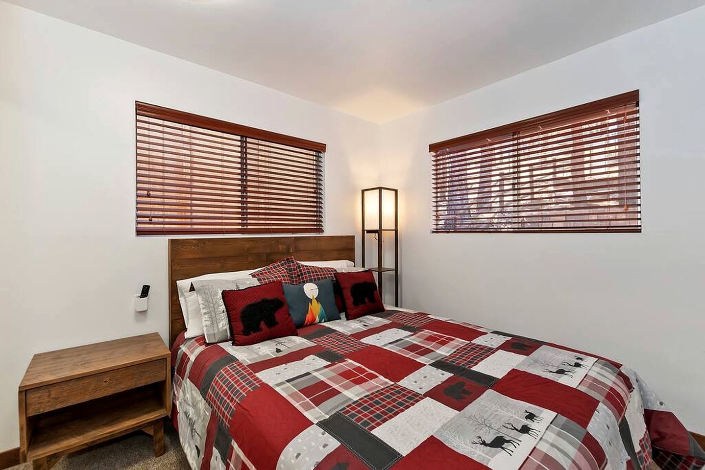 Wonderful Cabin with Amazing Outdoor Space Fantastic for Water Activities in Big Bear Lake, California