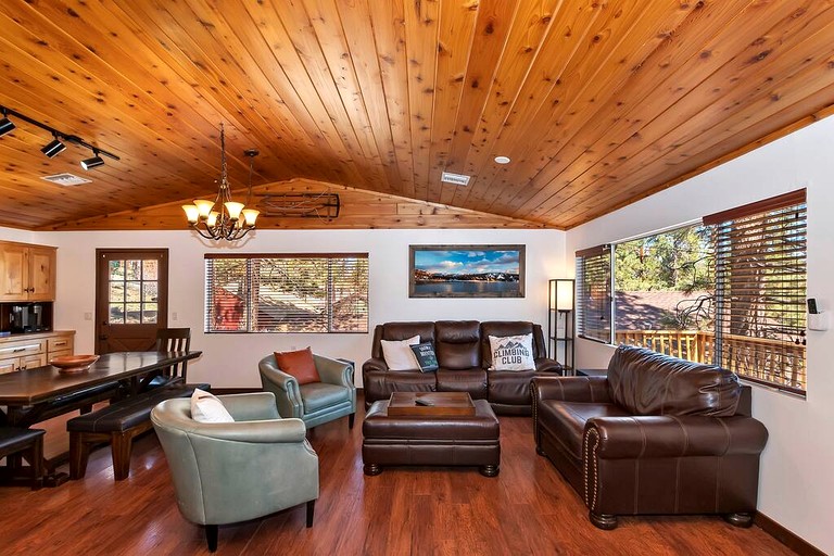 Cabins (United States of America, Big Bear Lake, California)