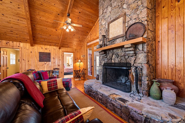 Cabins (United States of America, Mentone, Alabama)