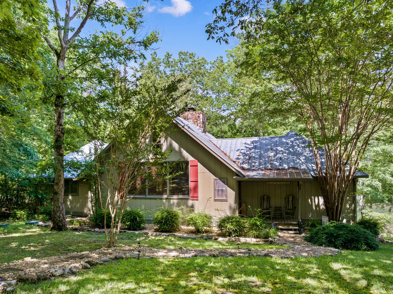 Wonderful Cabin with Fireplace in Mentone, Alabama