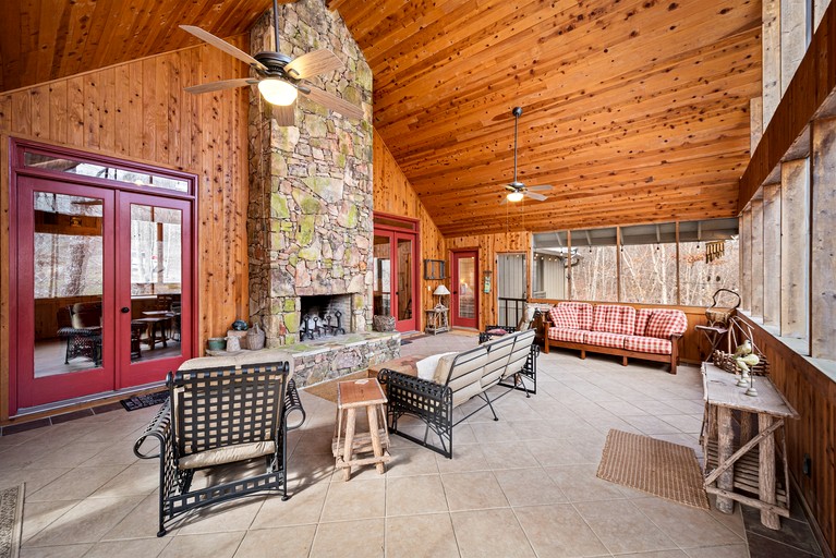 Cabins (United States of America, Mentone, Alabama)