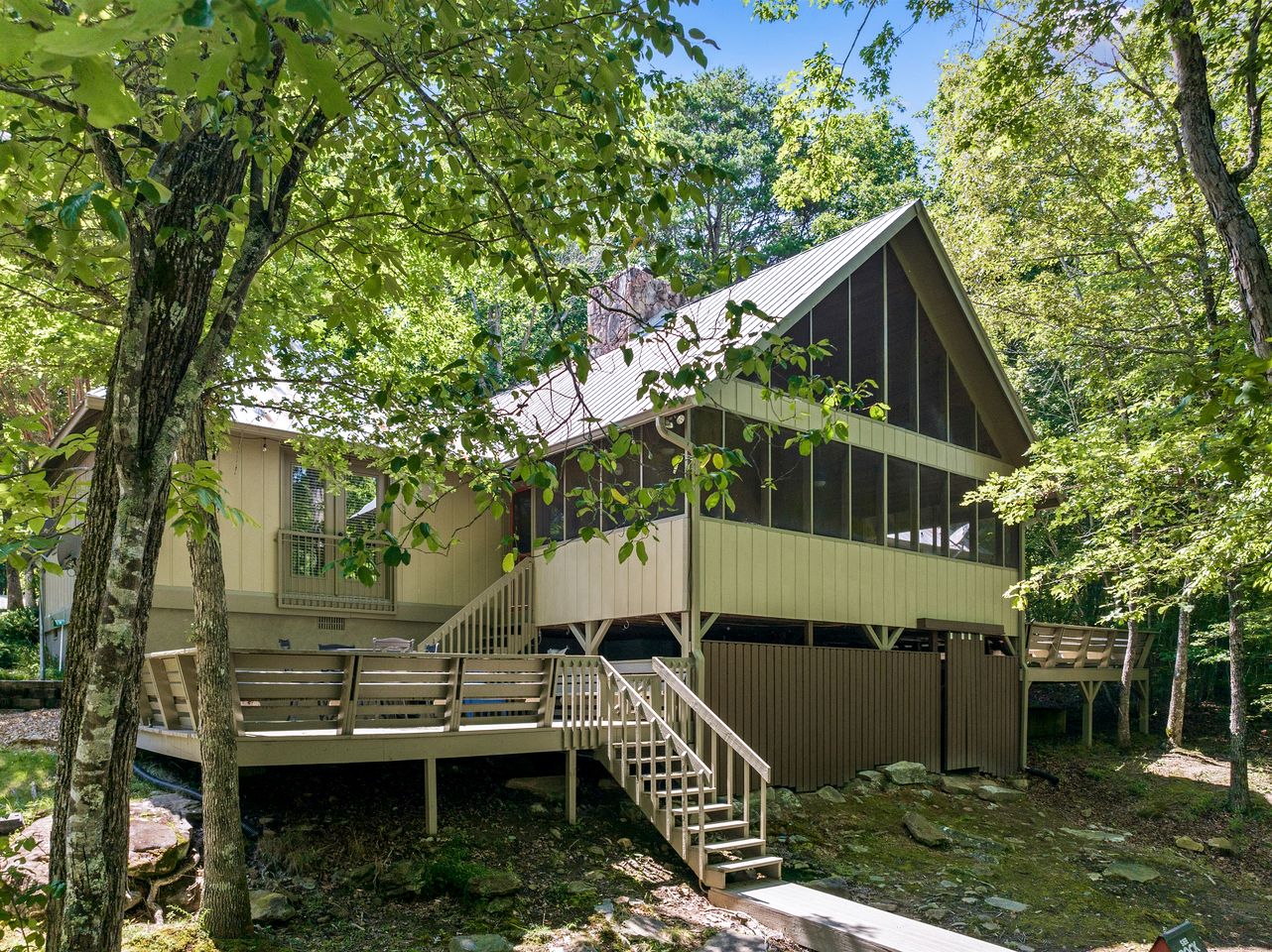 Wonderful Cabin with Fireplace in Mentone, Alabama