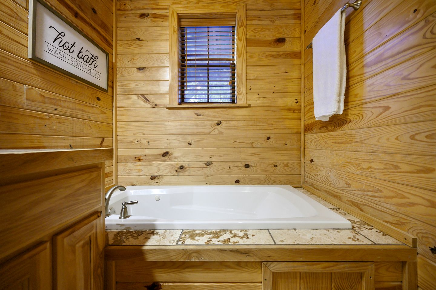 Wonderful Cabin Nestled in the Trees in Broken Bow, Oklahoma