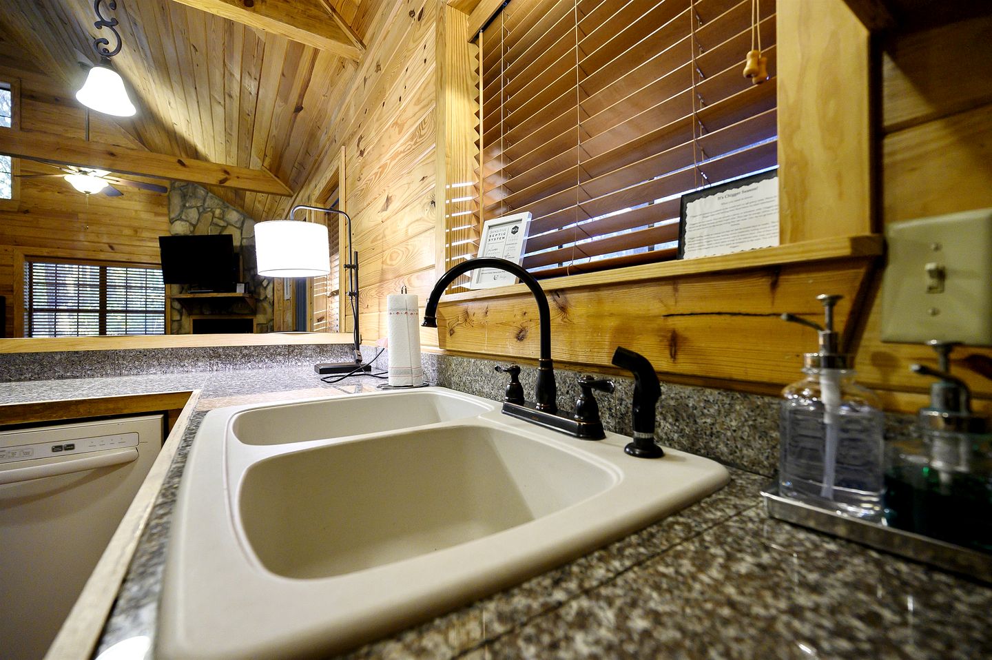 Wonderful Cabin Nestled in the Trees in Broken Bow, Oklahoma