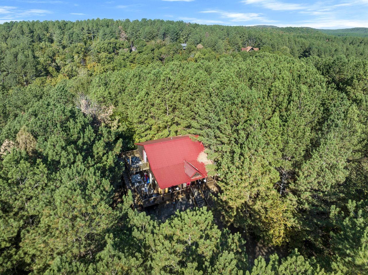 Wonderful Cabin Nestled in the Trees in Broken Bow, Oklahoma