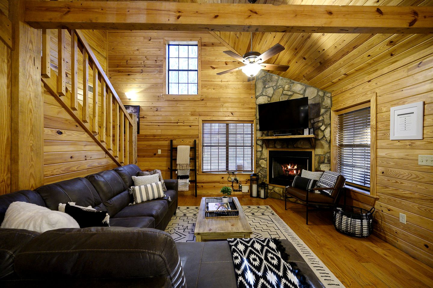 Wonderful Cabin Nestled in the Trees in Broken Bow, Oklahoma