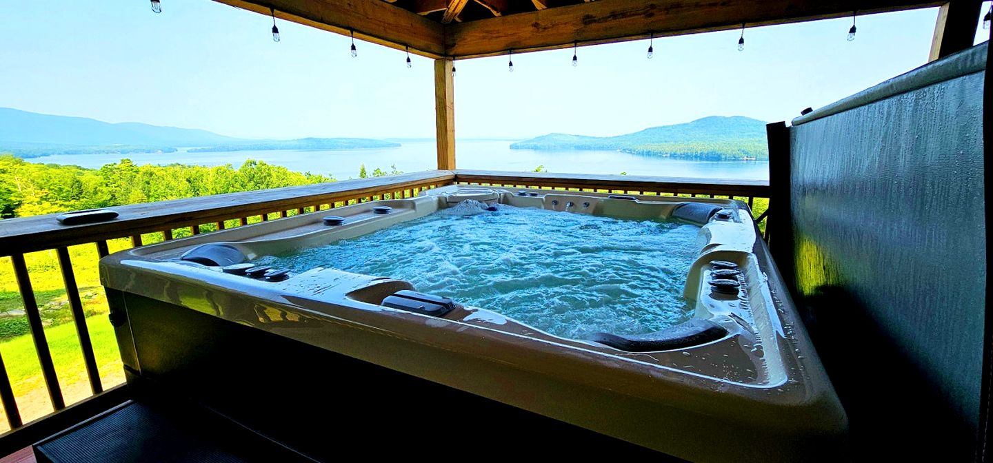 Wonderful Cabin with Ping Pong Table and Lave Views in Maine