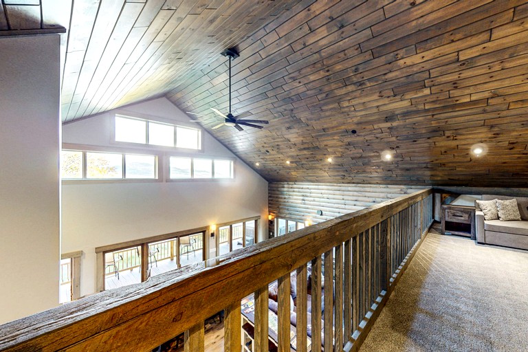 Cabins (United States of America, Greenville, Maine)