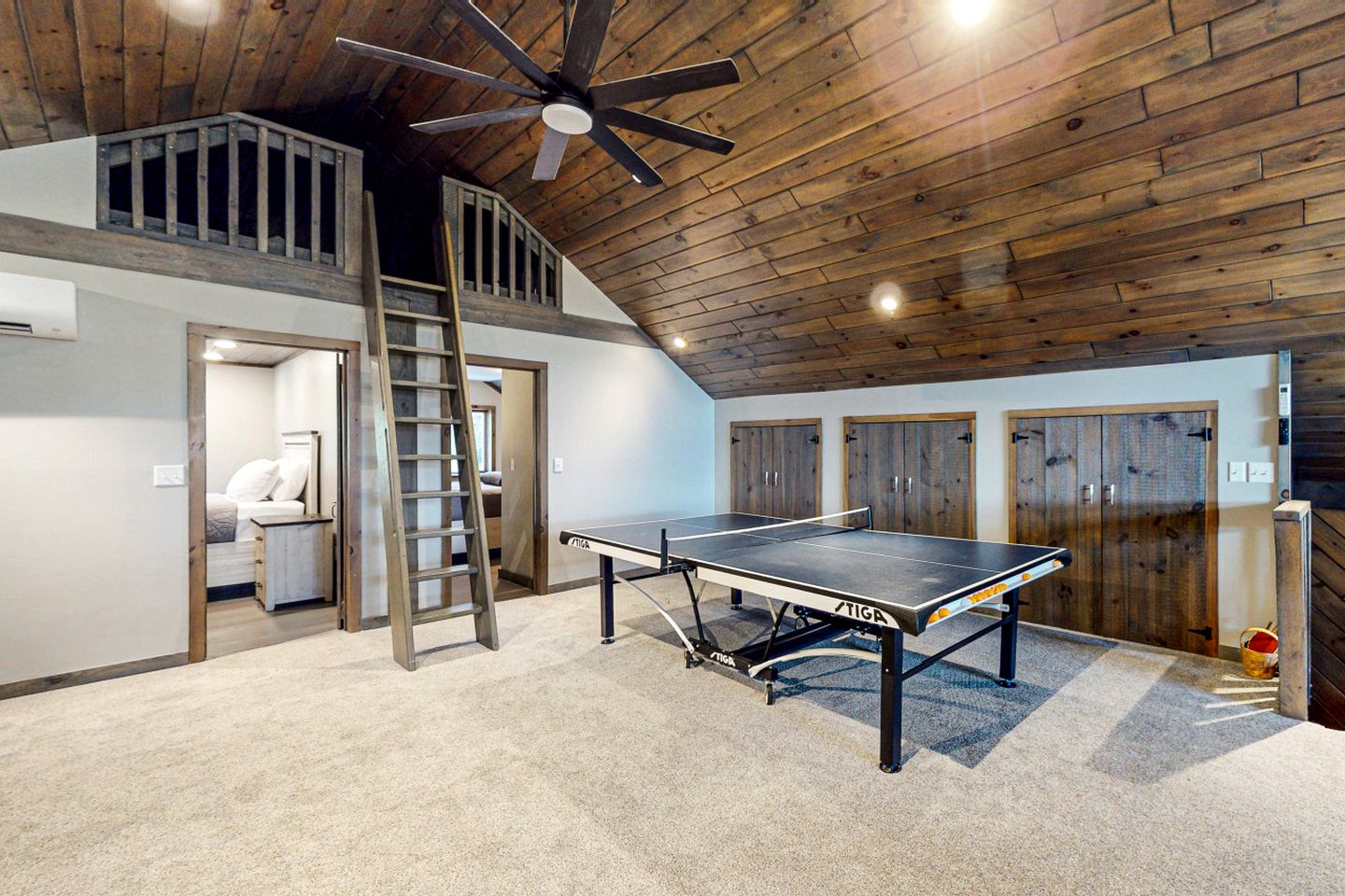 Wonderful Cabin with Ping Pong Table and Lave Views in Maine