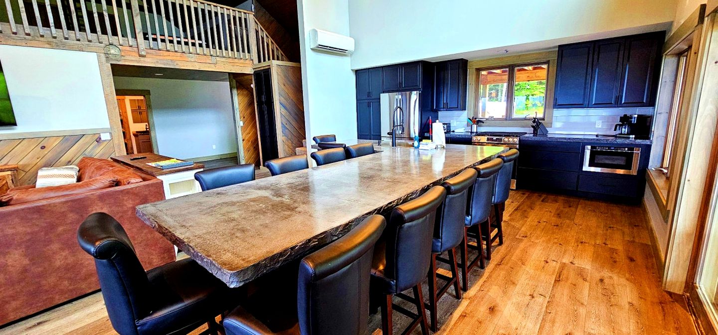 Wonderful Cabin with Ping Pong Table and Lave Views in Maine