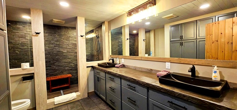 Cabins (United States of America, Greenville, Maine)