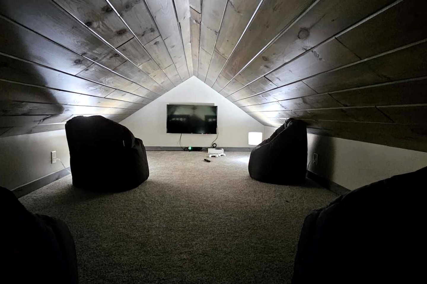 Wonderful Cabin with Ping Pong Table and Lave Views in Maine