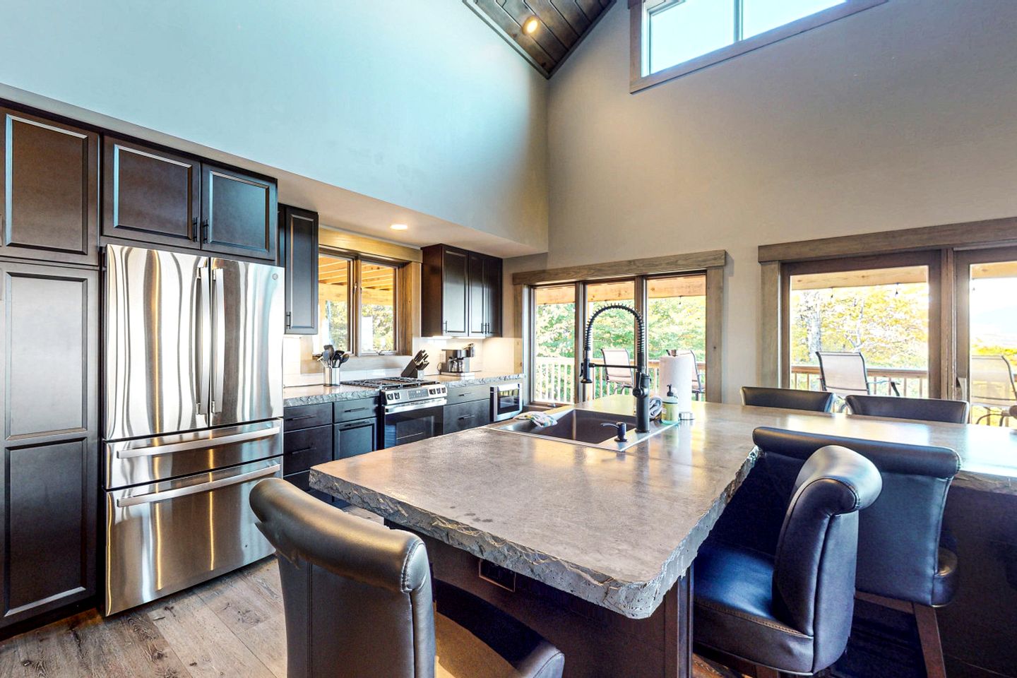 Wonderful Cabin with Ping Pong Table and Lave Views in Maine