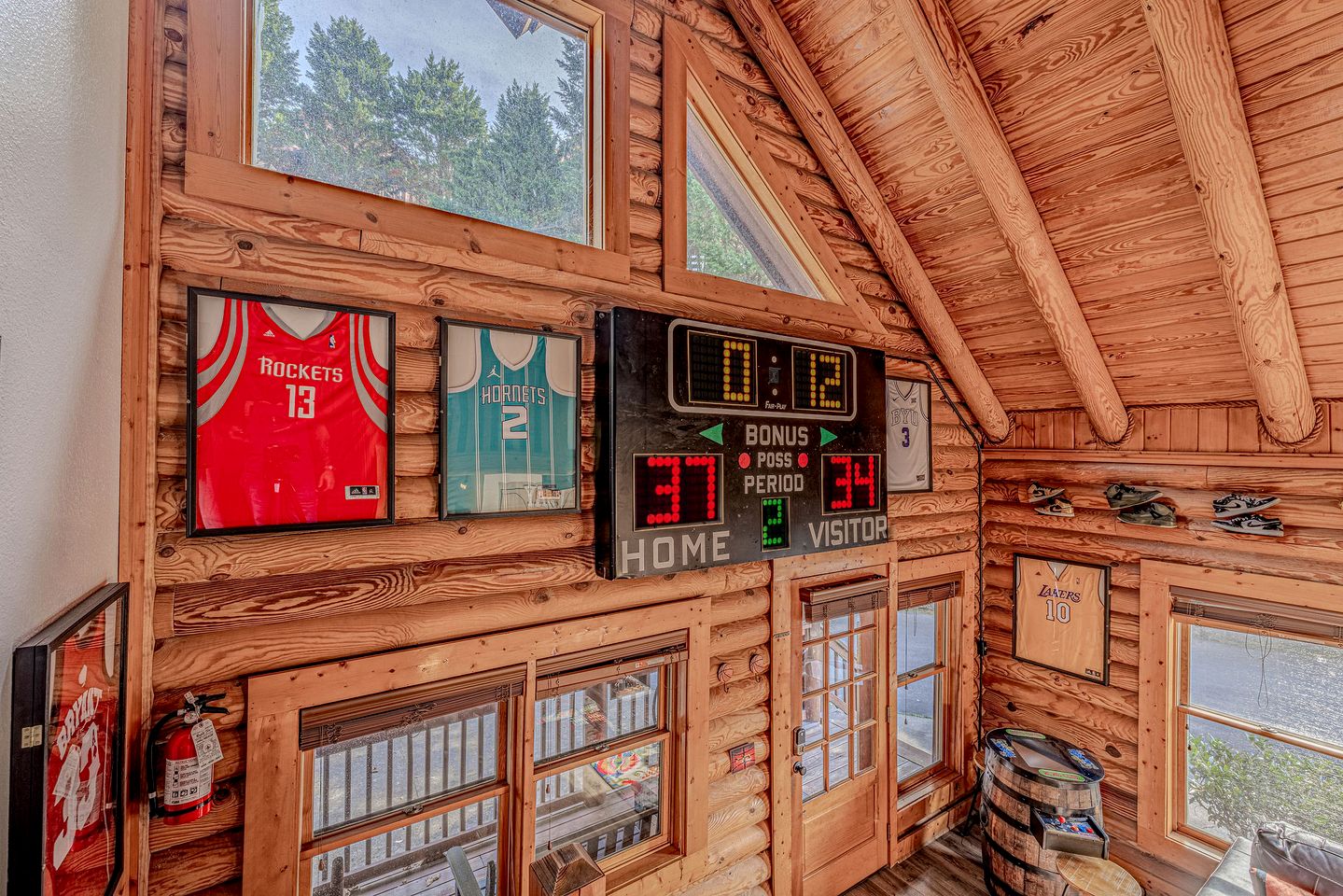 Wonderful Cabin with Spa and Equipped Deck in Tennessee
