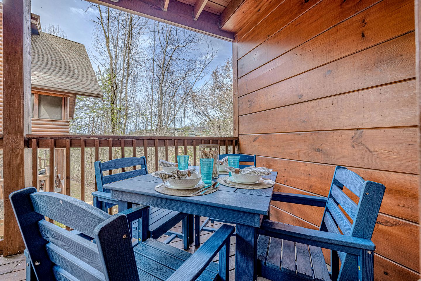 Wonderful Cabin with Spa and Equipped Deck in Tennessee