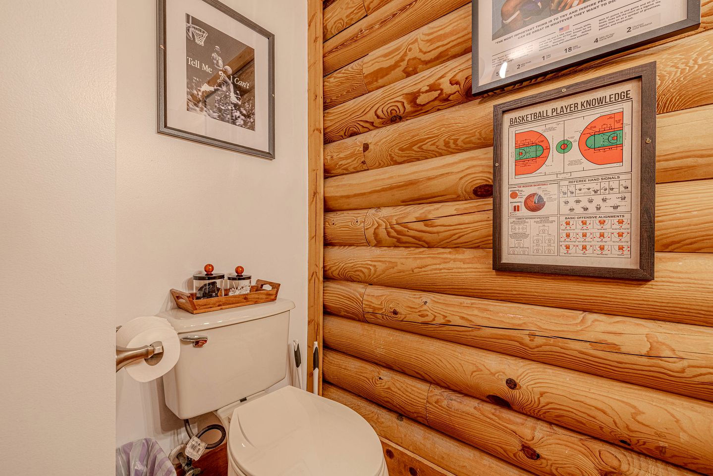 Wonderful Cabin with Spa and Equipped Deck in Tennessee