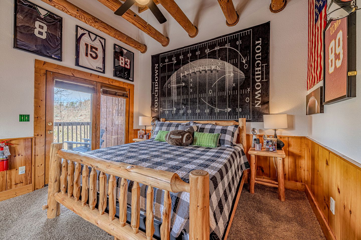 Wonderful Cabin with Spa and Equipped Deck in Tennessee